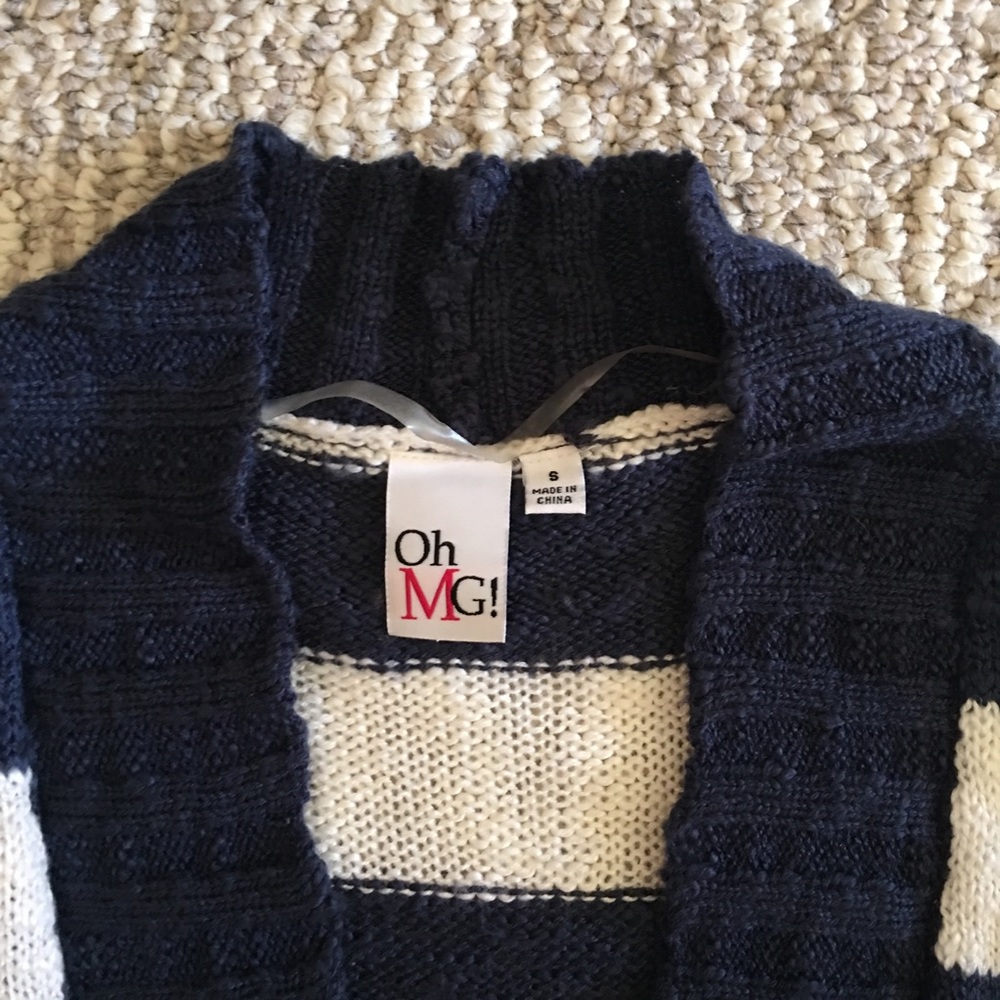 Patterned Sweater Cardigan - Picture 2 of 3